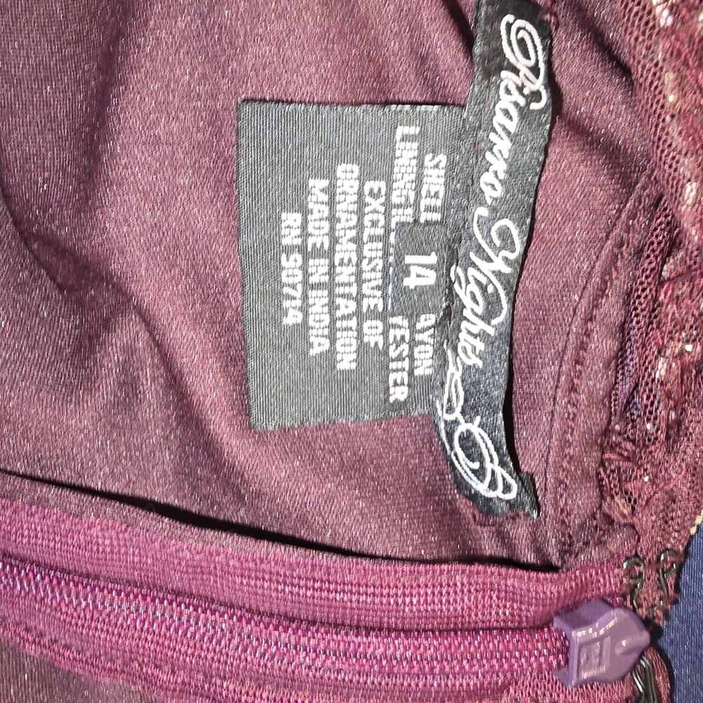 Pissaro Nights Elegant Maroon Beaded Gown Size 14 Nwt. Stunning - Picture 12 of 13